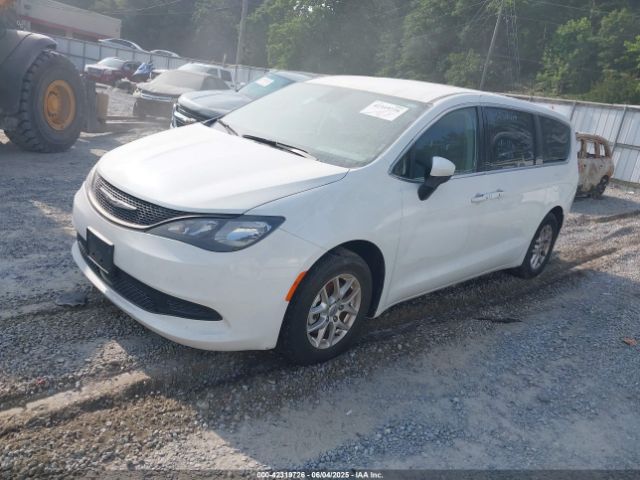 2023 CHRYSLER VOYAGER 2C4RC1CG2PR547672 Photo 1