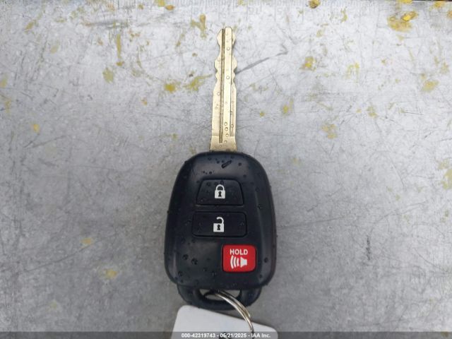 2T3BFREV0EW143985 Toyota RAV4 LE