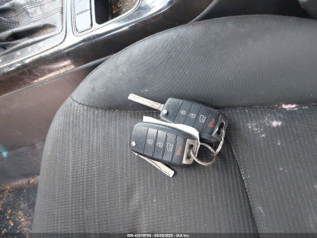 5XYKT3A61EG535893 KIA SORENTO LX