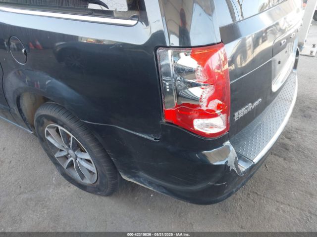 2C4RDGCG7HR581026 Dodge Grand Caravan Sxt