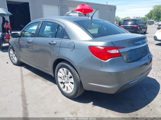 2012 CHRYSLER 200 1C3CCBAB4CN167098 Photo 2