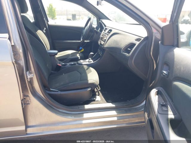 2012 CHRYSLER 200 1C3CCBAB4CN167098 Photo 4
