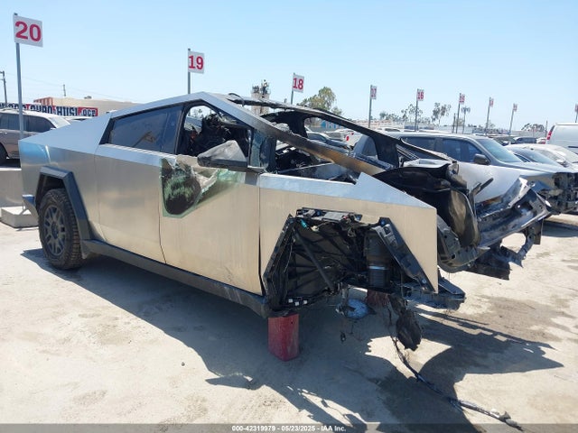 2024 TESLA CYBERTRUCK 7G2CEHED1RA031677 Photo 0