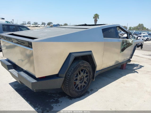 2024 TESLA CYBERTRUCK 7G2CEHED1RA031677 Photo 3