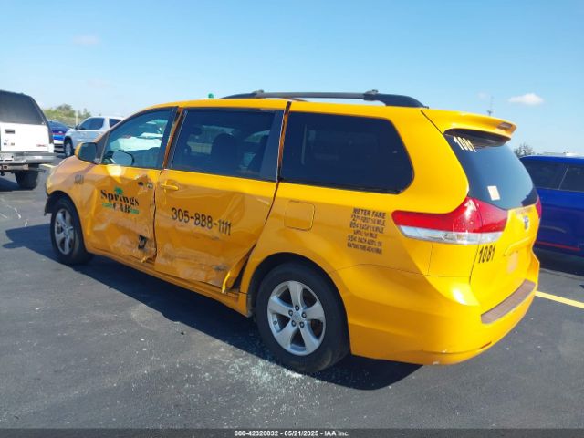 2012 TOYOTA SIENNA 5TDKK3DC6CS204473 Photo 2