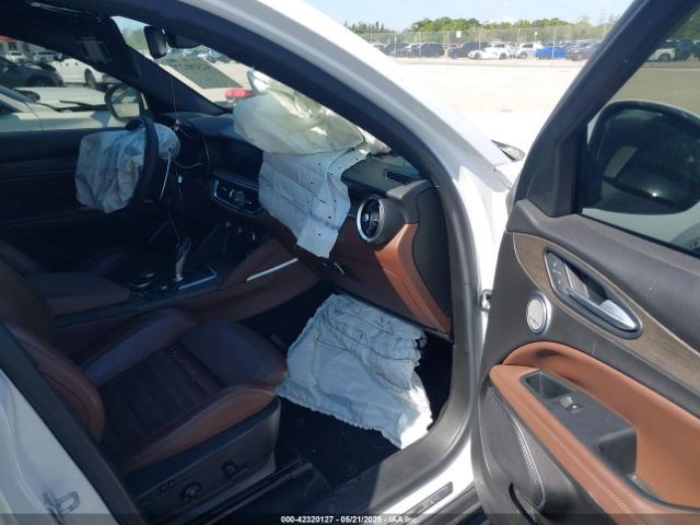 2018 ALFA ROMEO STELVIO ZASFAKNN3J7B95471 Photo 4