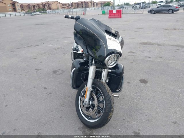 2016 HARLEY-DAVIDSON FLHTK 1HD1KEL15GB653548 Photo 4