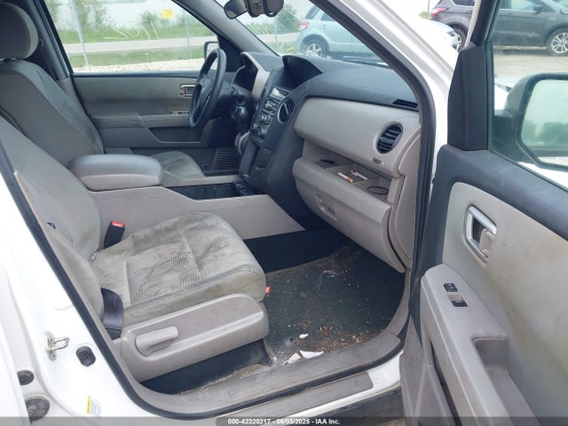 Honda PILOT LX 2014 5FNYF4H27EB025811 Image 5