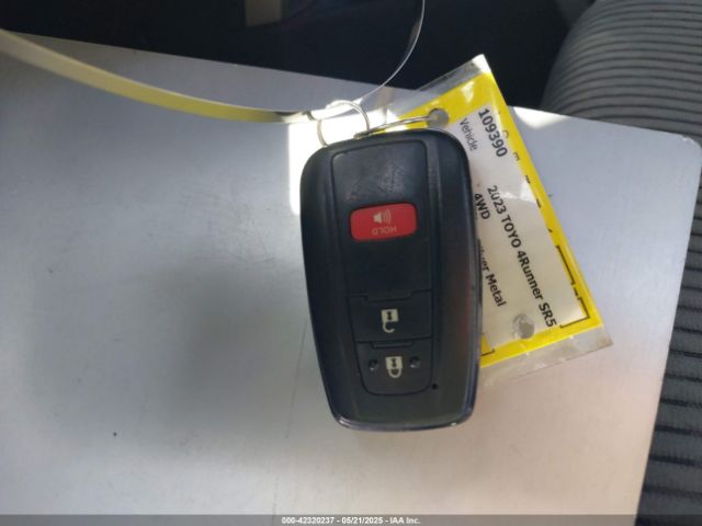 2023 TOYOTA 4RUNNER JTEMU5JR1P6089760 Photo 10