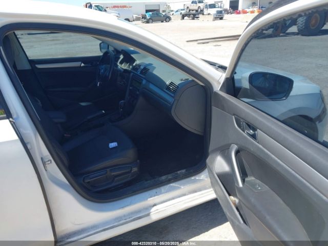 1VWAT7A32FC056264 Volkswagen Passat 1.8t Wolfsburg Edition