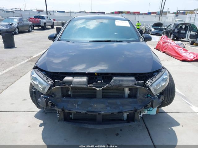 W1K3G4EB8MJ281447 Mercedes-Benz m260