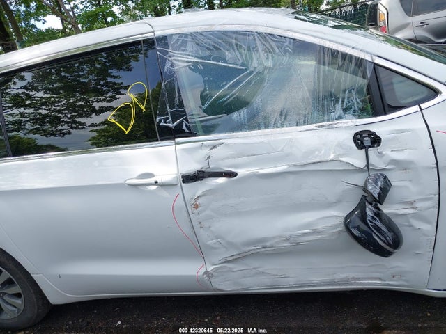 Chrysler Pacifica Hybrid Select 2024 2C4RC1S71RR118334 Image 13