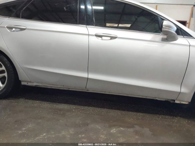 3FA6P0H7XGR119617 Ford FUSION SE
