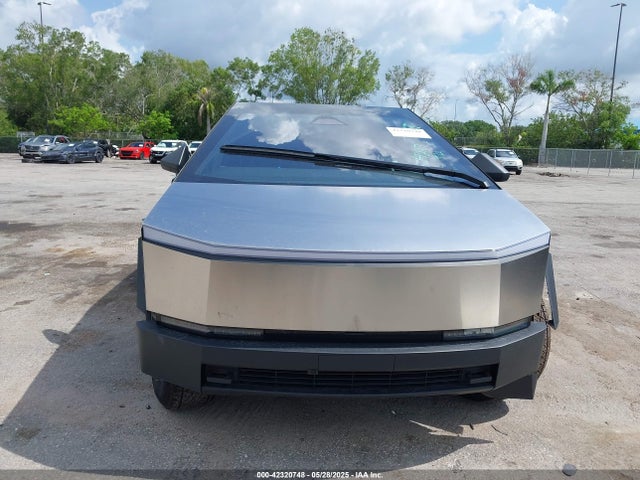 Tesla Cybertruck 2024 7G2CEHED3RA050618 Image 13