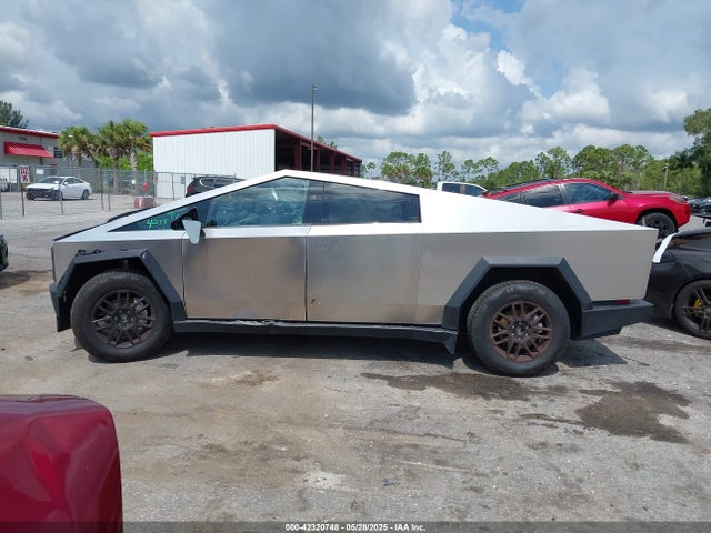 Tesla Cybertruck 2024 7G2CEHED3RA050618 Image 15
