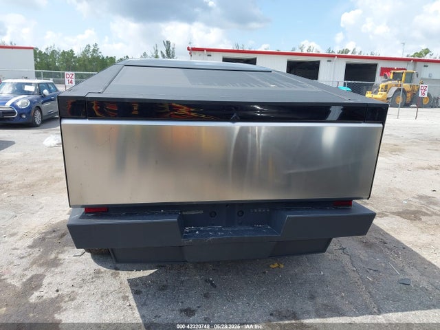 Tesla Cybertruck 2024 7G2CEHED3RA050618 Image 17