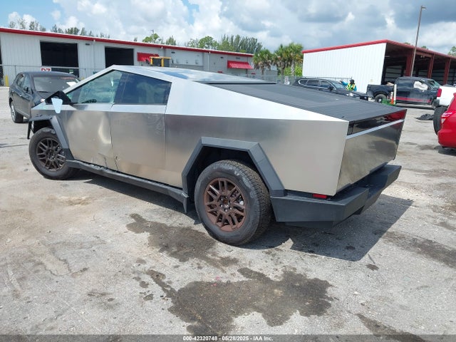 2024 TESLA CYBERTRUCK 7G2CEHED3RA050618 Photo 2