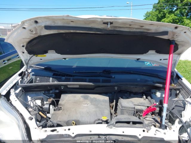 5TDKK3DC0FS611063 Toyota Sienna Le 8 Passenger
