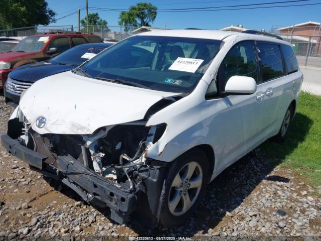 5TDKK3DC0FS611063 Toyota Sienna Le 8 Passenger
