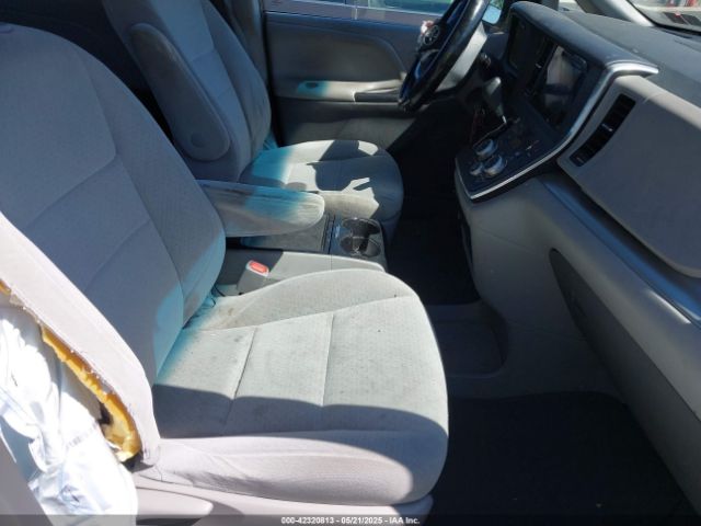 5TDKK3DC0FS611063 Toyota Sienna Le 8 Passenger