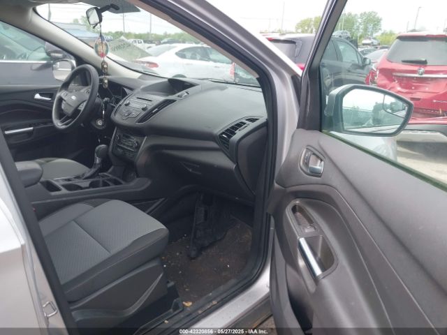 1FMCU0GDXHUE37854 Ford ESCAPE SE