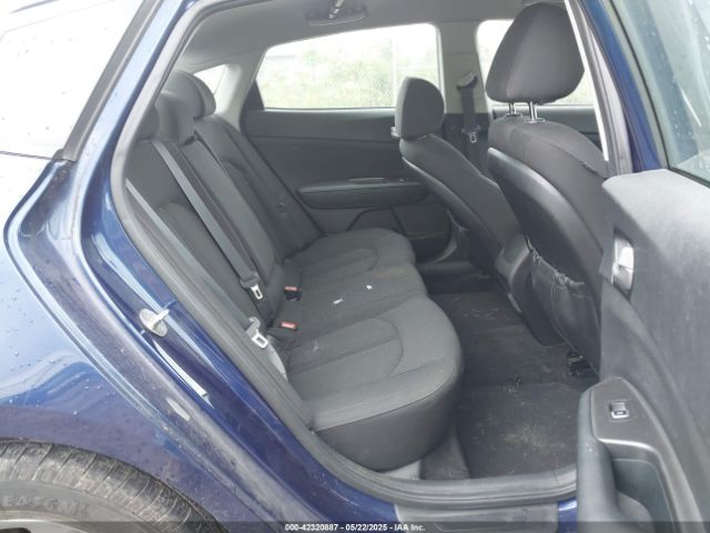 5XXGT4L31JG229418 KIA Optima Lx