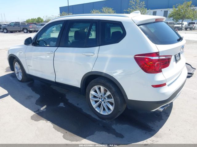 2017 BMW X3 5UXWX9C3XH0T18735 Photo 2