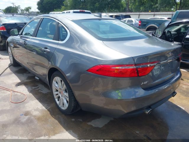 2016 JAGUAR XF SAJBD4BV1GCY13483 Photo 2