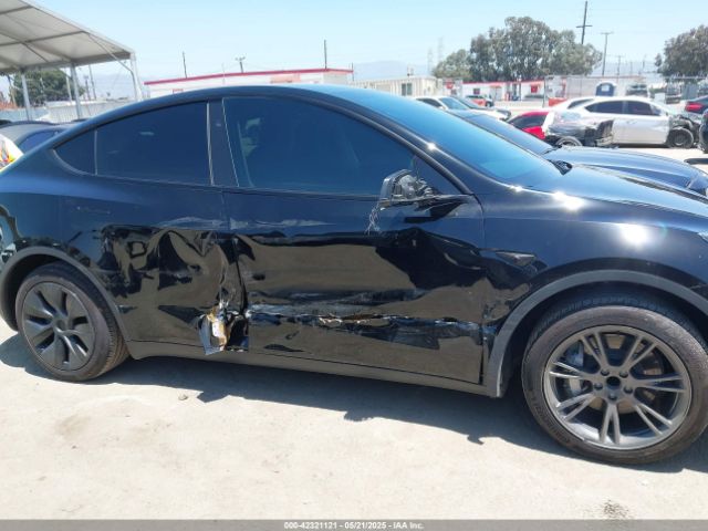 7SAYGDED2RF111670 Tesla Model Y Long Range Dual Motor All-wheel Drive/rwd