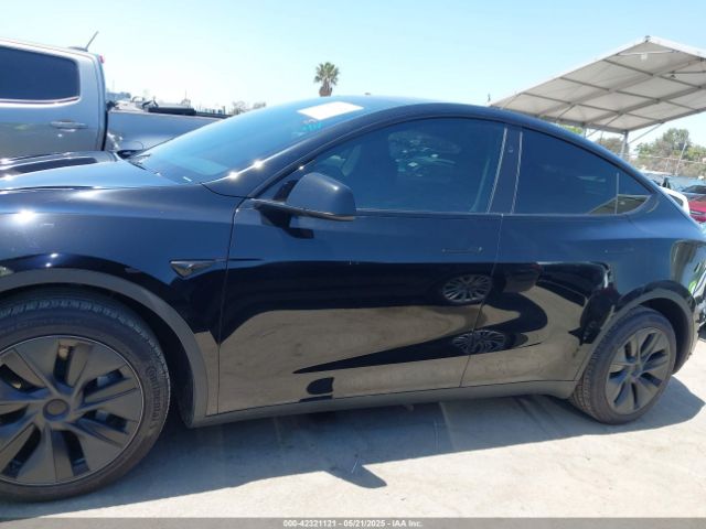 7SAYGDED2RF111670 Tesla Model Y Long Range Dual Motor All-wheel Drive/rwd