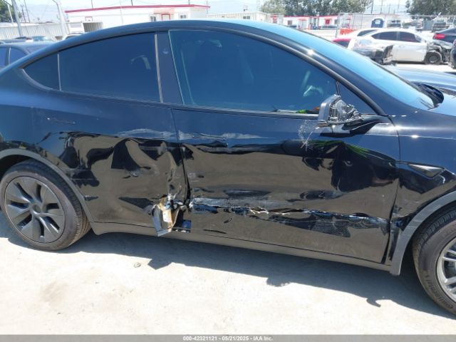 7SAYGDED2RF111670 Tesla Model Y Long Range Dual Motor All-wheel Drive/rwd