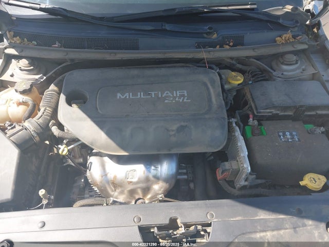 1C3CCCAB2FN590692 Chrysler 200 Limited