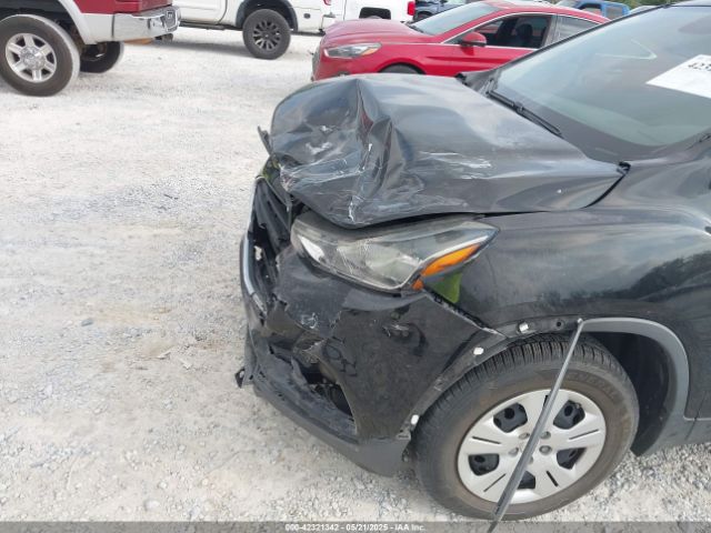 3GNCJKSB8HL285234 Chevrolet TRAX LS