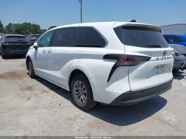 5TDKRKEC0RS213442 Toyota SIENNA LE