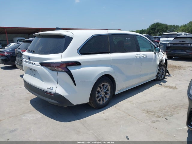 5TDKRKEC0RS213442 Toyota SIENNA LE