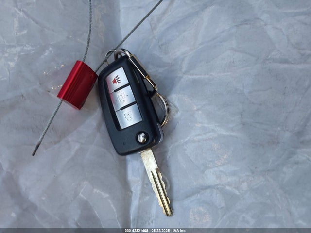 JN1BJ1CP7HW017295 Nissan 2017