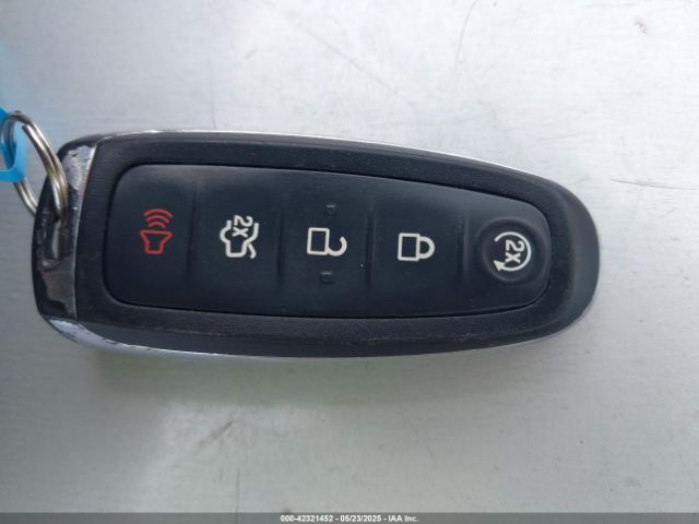 1FMCU0J97EUA47620 Ford Escape Titanium