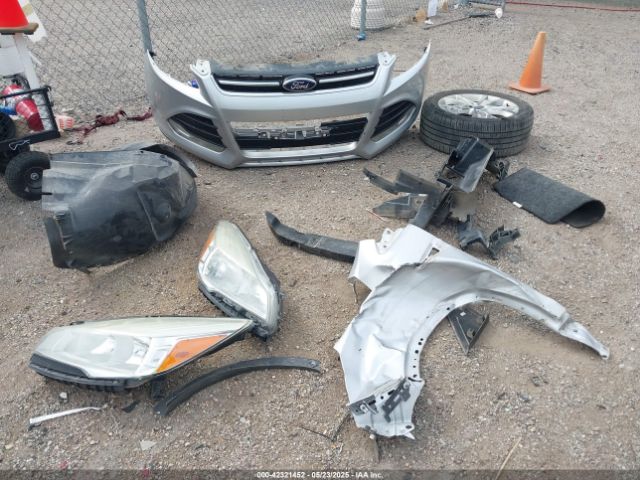 1FMCU0J97EUA47620 Ford Escape Titanium