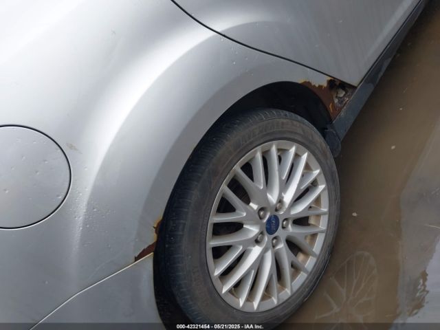 1FADP3J23EL286078 Ford Focus Titanium