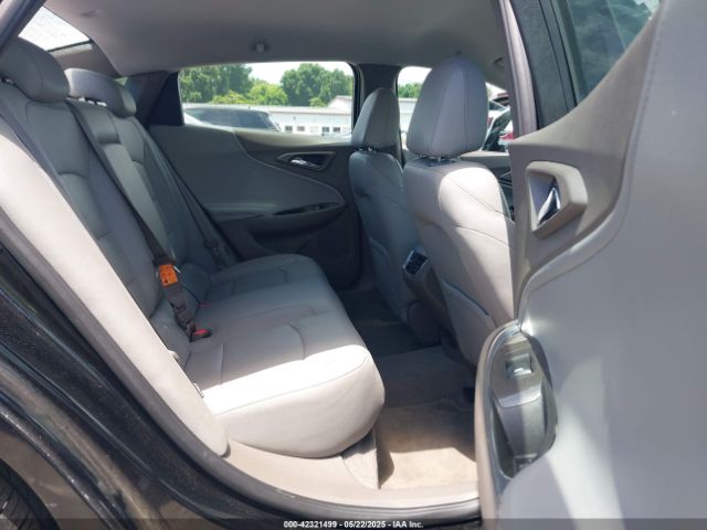 1G1ZE5ST4HF260996 Chevrolet MALIBU 1LT