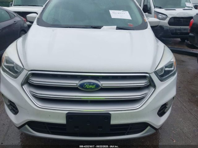 1FMCU9GD2HUC85587 Ford ESCAPE SE