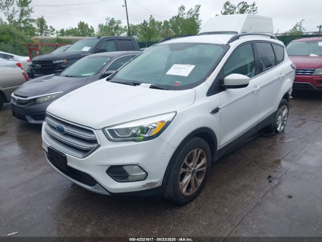 1FMCU9GD2HUC85587 Ford ESCAPE SE