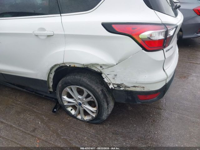 1FMCU9GD2HUC85587 Ford ESCAPE SE