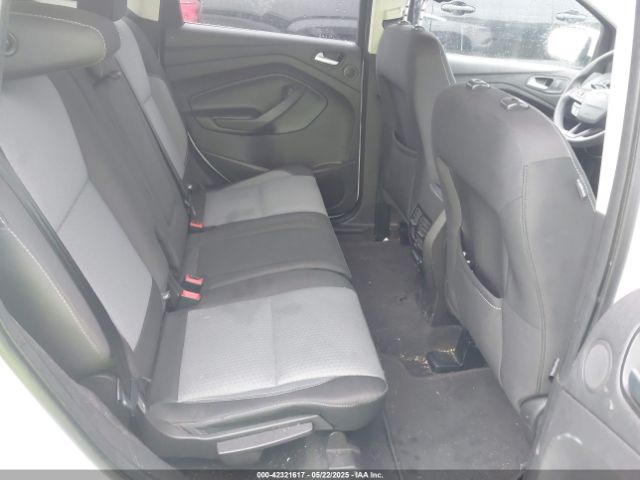 1FMCU9GD2HUC85587 Ford ESCAPE SE