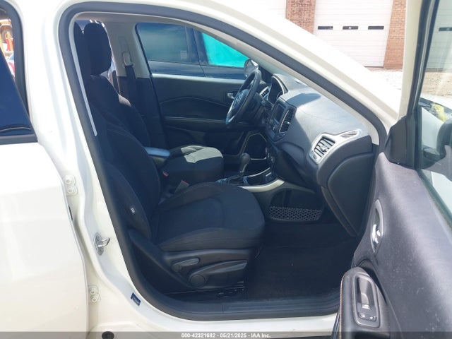 3C4NJCABXJT123085 Jeep Compass