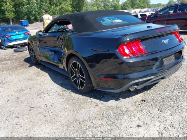 2018 FORD MUSTANG 1FATP8UH6J5111444 Photo 2