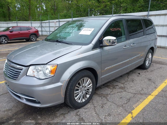 2C4RC1CGXFR726444 Chrysler Town and Country