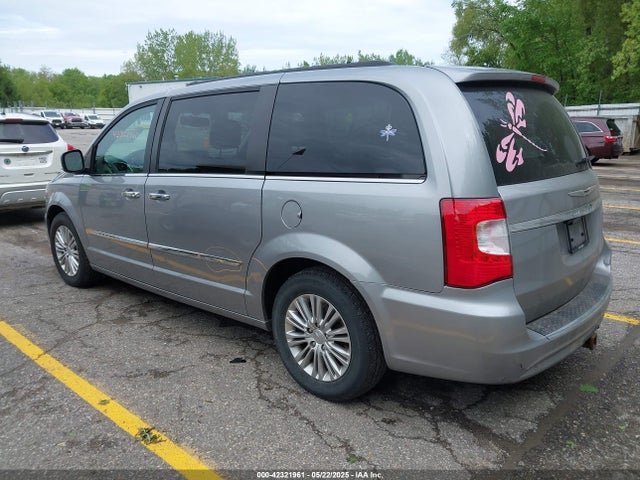 2C4RC1CGXFR726444 Chrysler Town and Country