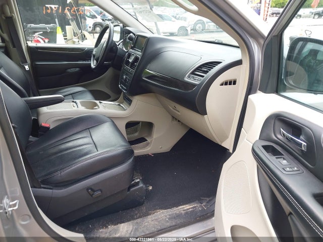 2C4RC1CGXFR726444 Chrysler Town and Country