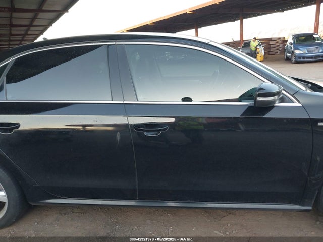 1VWAT7A3XFC123239 Volkswagen Passat 1.8t Limited Edition